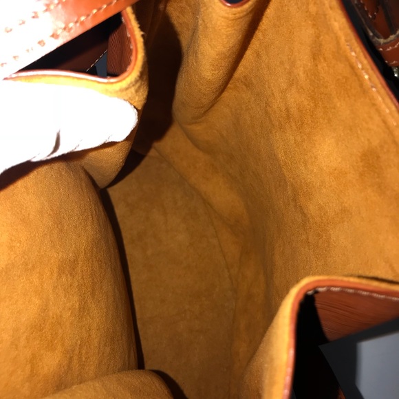 Authentic Louis Vuitton Sakkudepuro Epi Bucket Bag - Picture 6 of 8